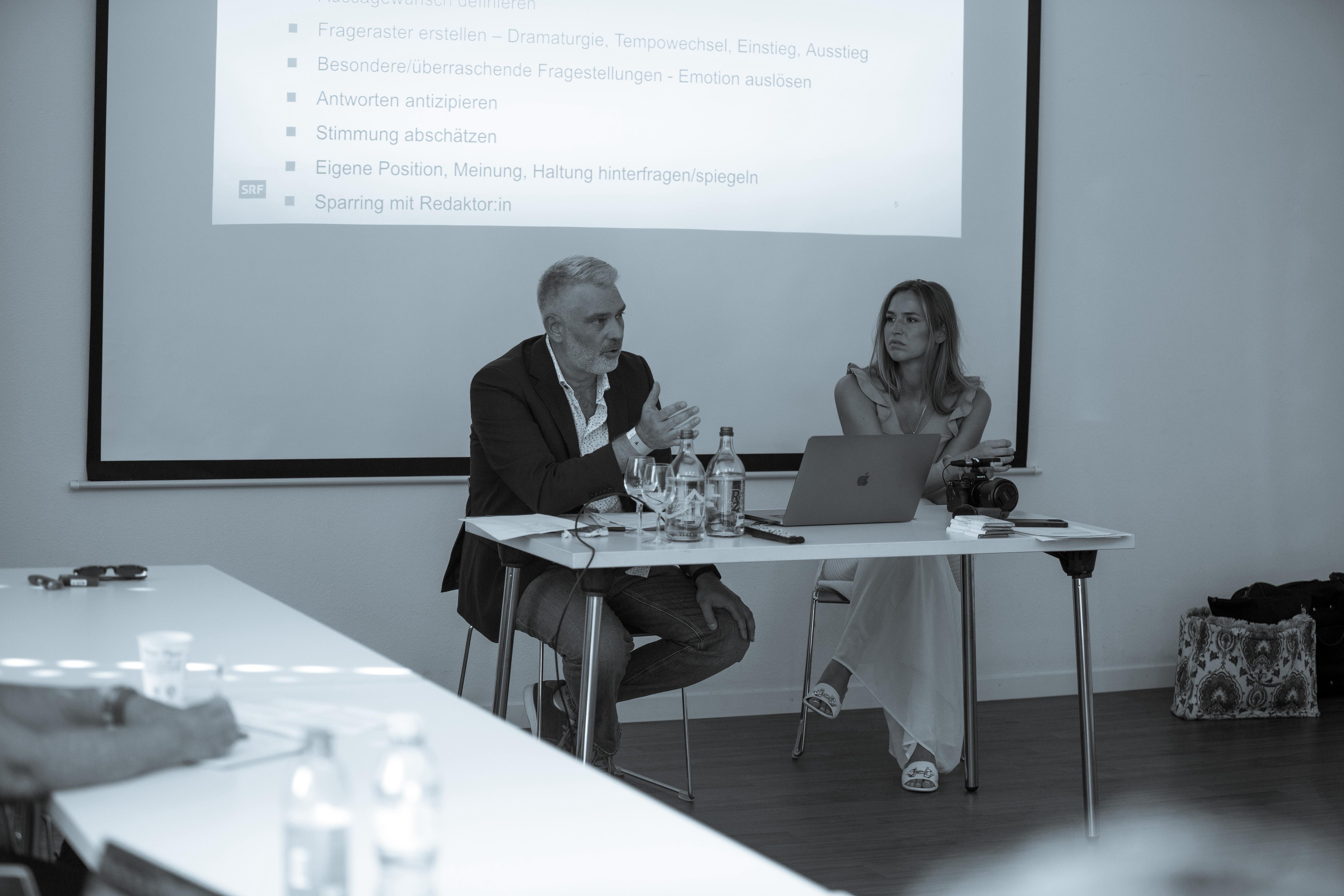 Portrait Moderatorin & Coach